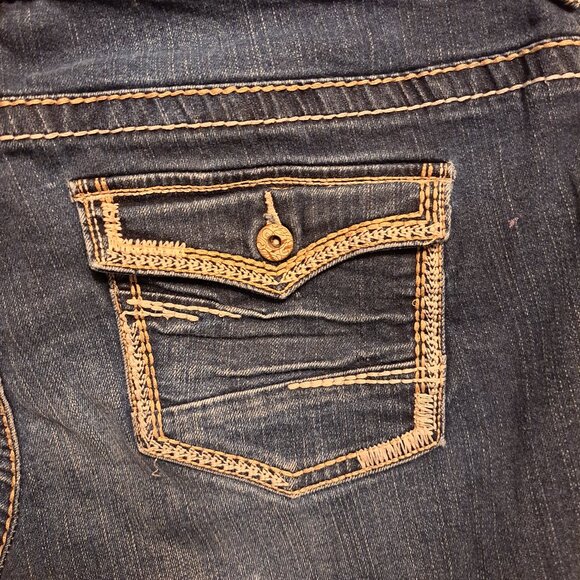 Maurices Embroidered Flap Pocket Denim Jean Shorts - Picture 2 of 7